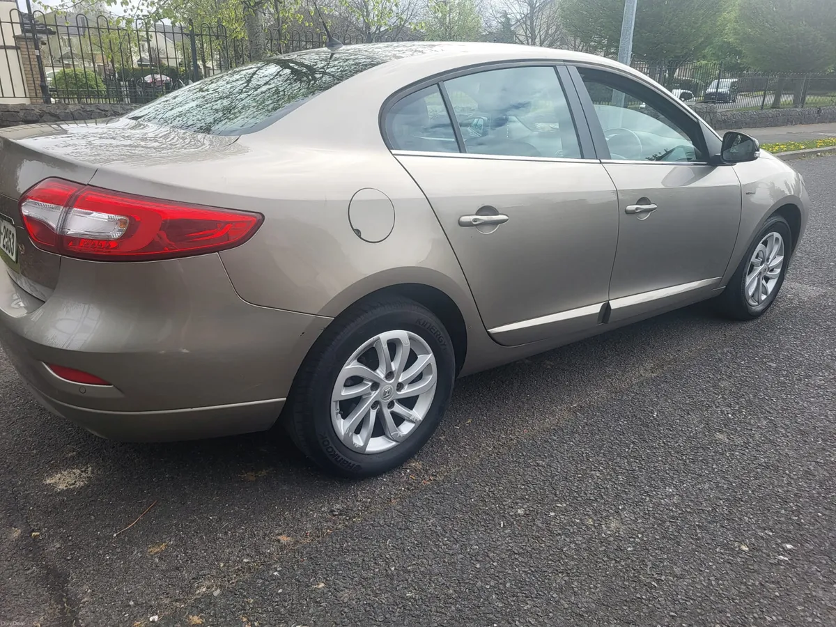2016 Renault Fluence Limited Edition Low KMS - Image 2
