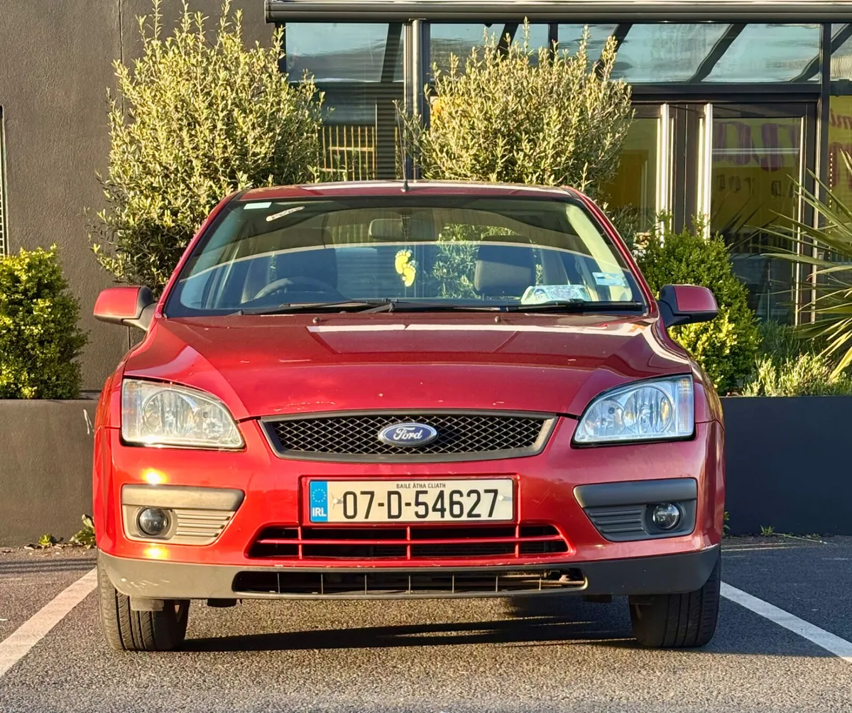2007 Ford Focus LX*FRESH SERVICE* - Image 2