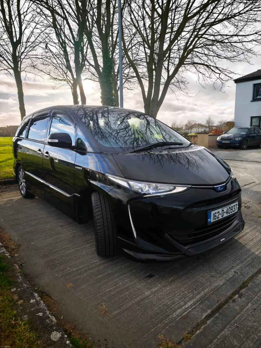 Toyota Estima 7 seater E-Four - Image 3