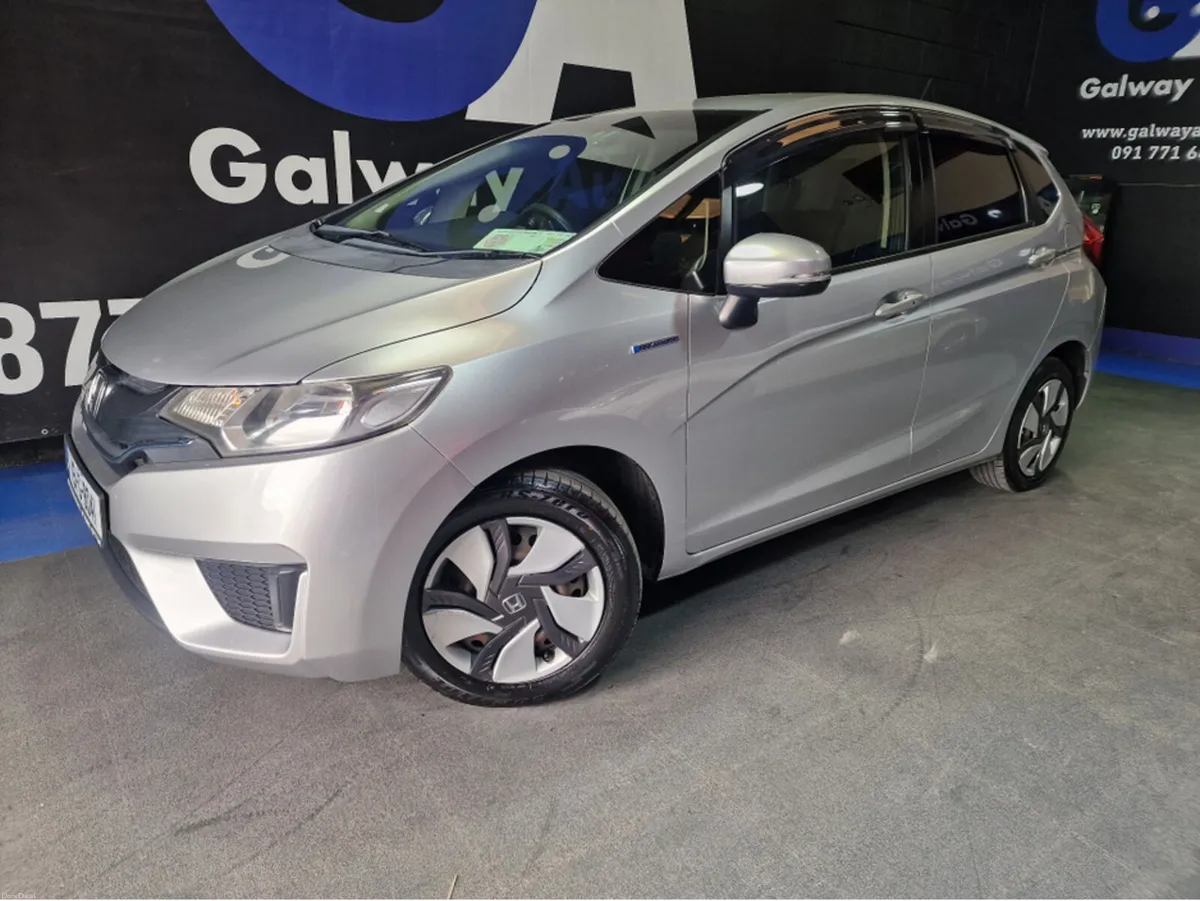 Honda Fit ** ANDROID AUTO WITH CAMERA**FULLY SERVI - Image 4