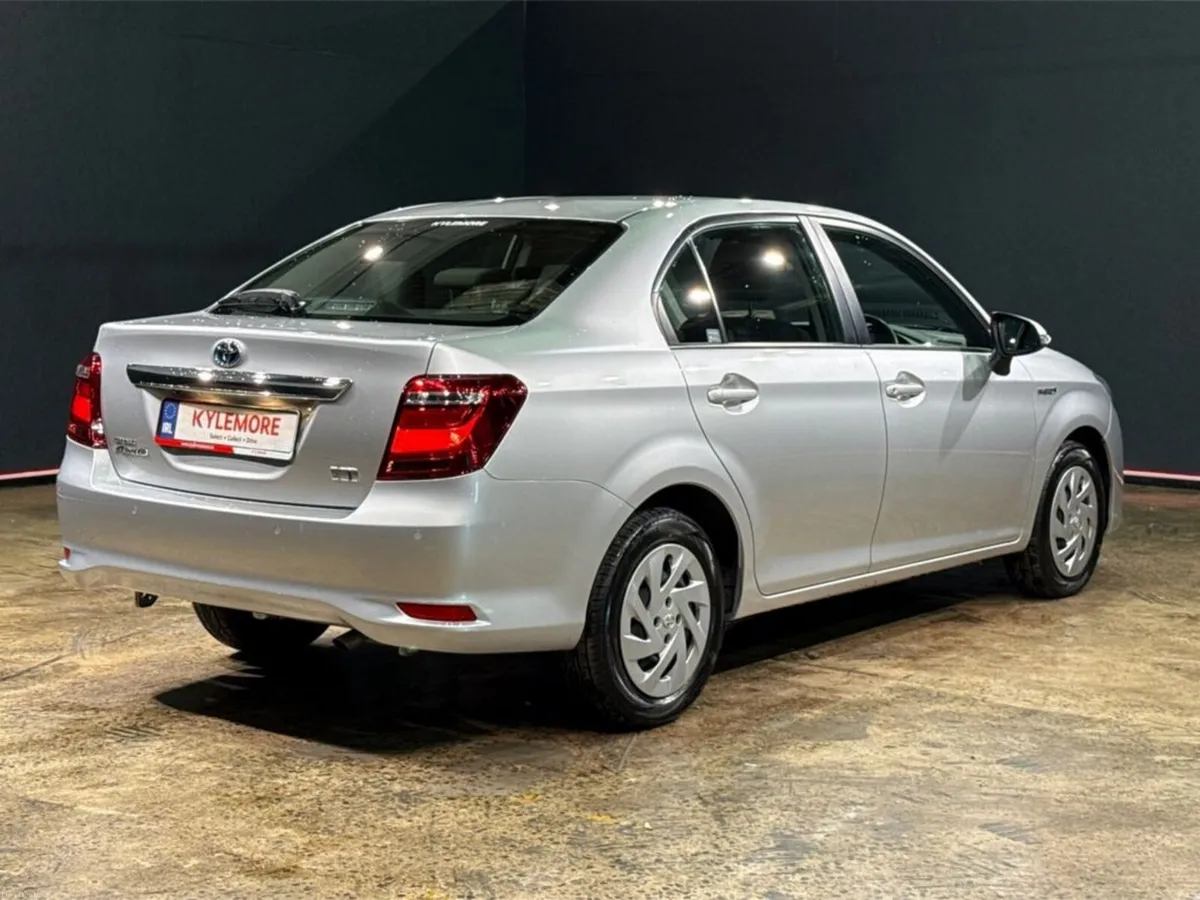 Toyota Corolla HYBRID 1.5 AUTOMATIC - AXIO COROLLA - Image 4