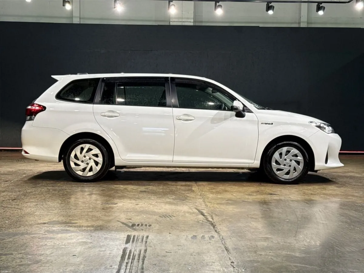 Toyota Corolla HYBRID 1.8 AUTOMATIC - COROLLA FIEL - Image 3