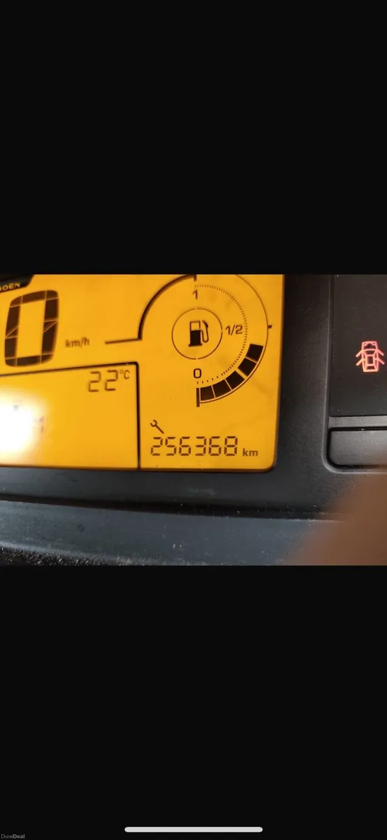 Citroen C4 Picasso 2010 - Image 2