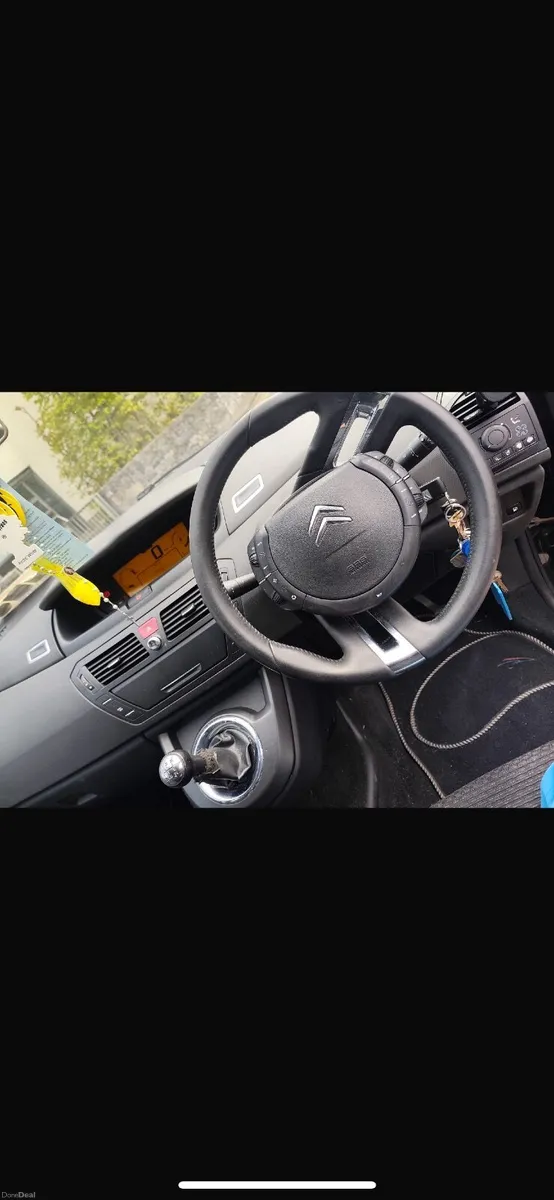 Citroen C4 Picasso 2010 - Image 4