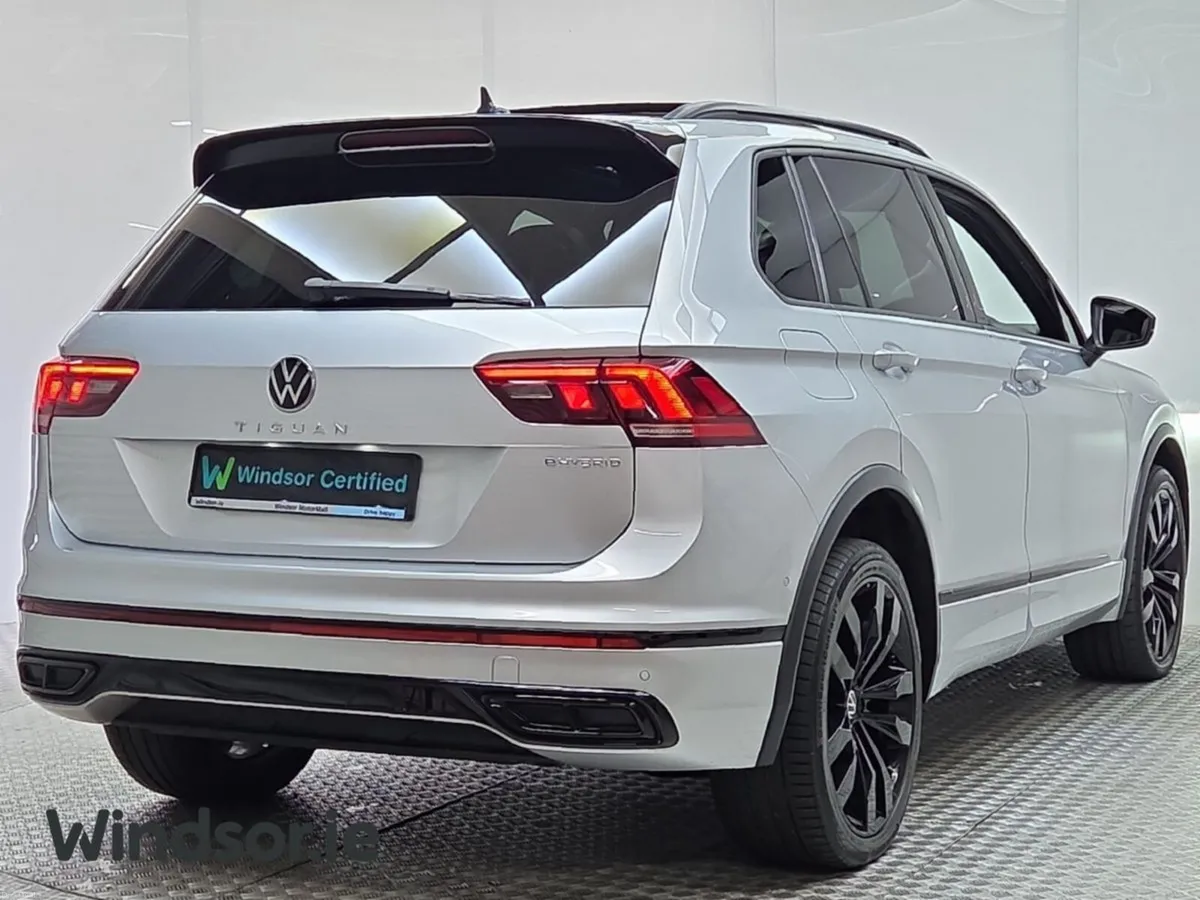 Volkswagen Tiguan Black Edition TSi eHybrid 245 DS - Image 3
