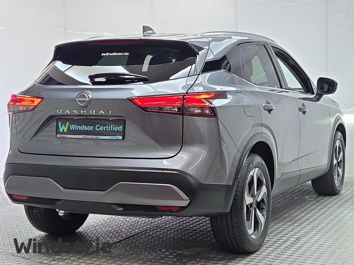 Nissan Qashqai 1.3 PET MILD HYBRID SV PREMIUM *SCR - Image 3