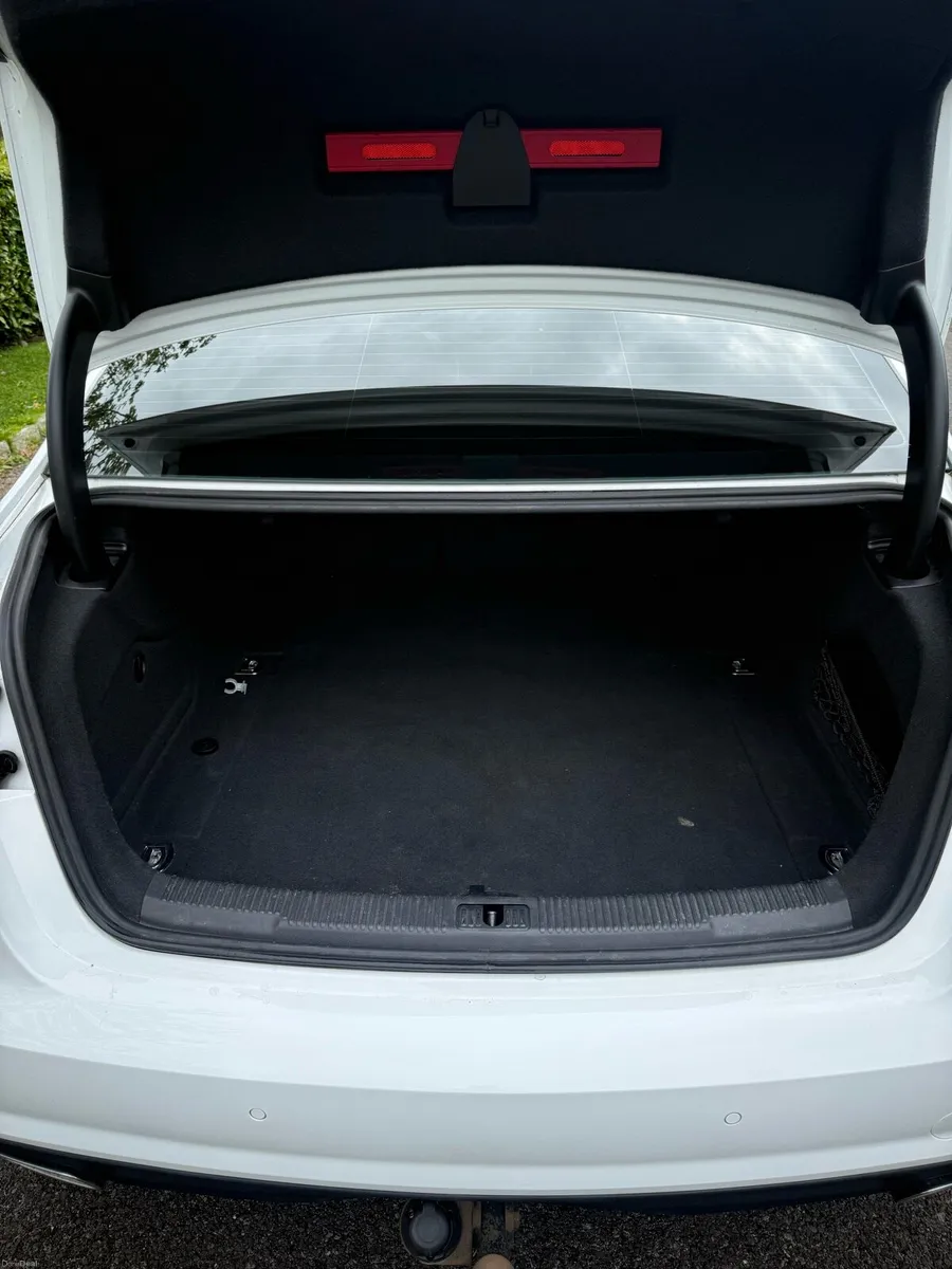 Car - Image 3