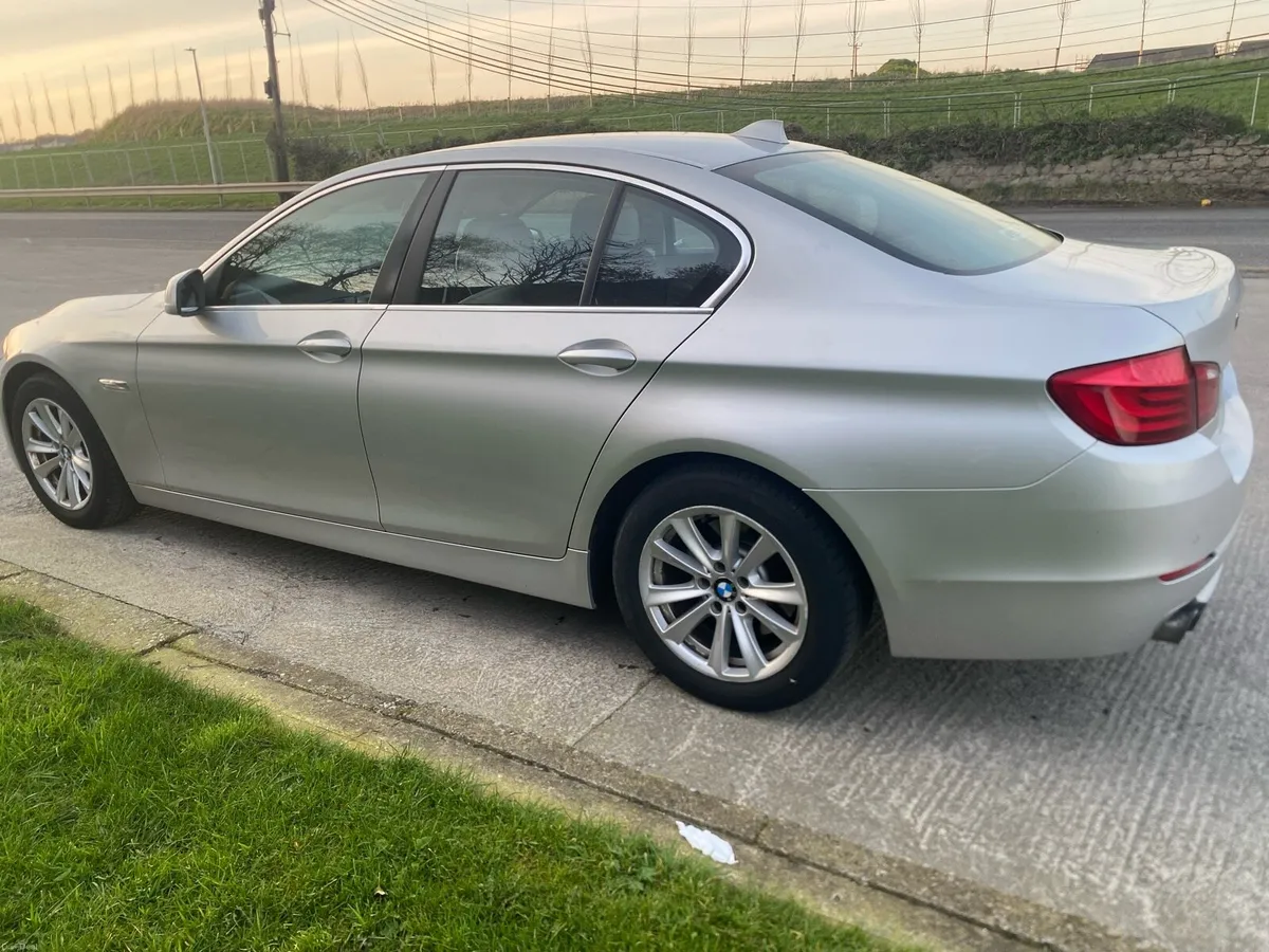 2011 BMW 5 Series - Image 3