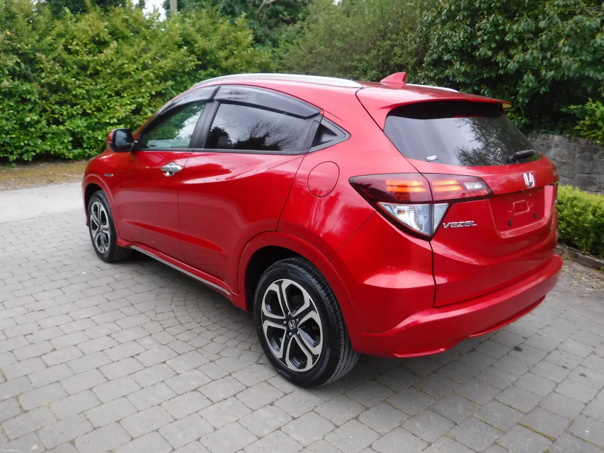 HONDA VEZEL 1.5 AUTO HYBRID Z-SPEC LOW MILEAGE - Image 4