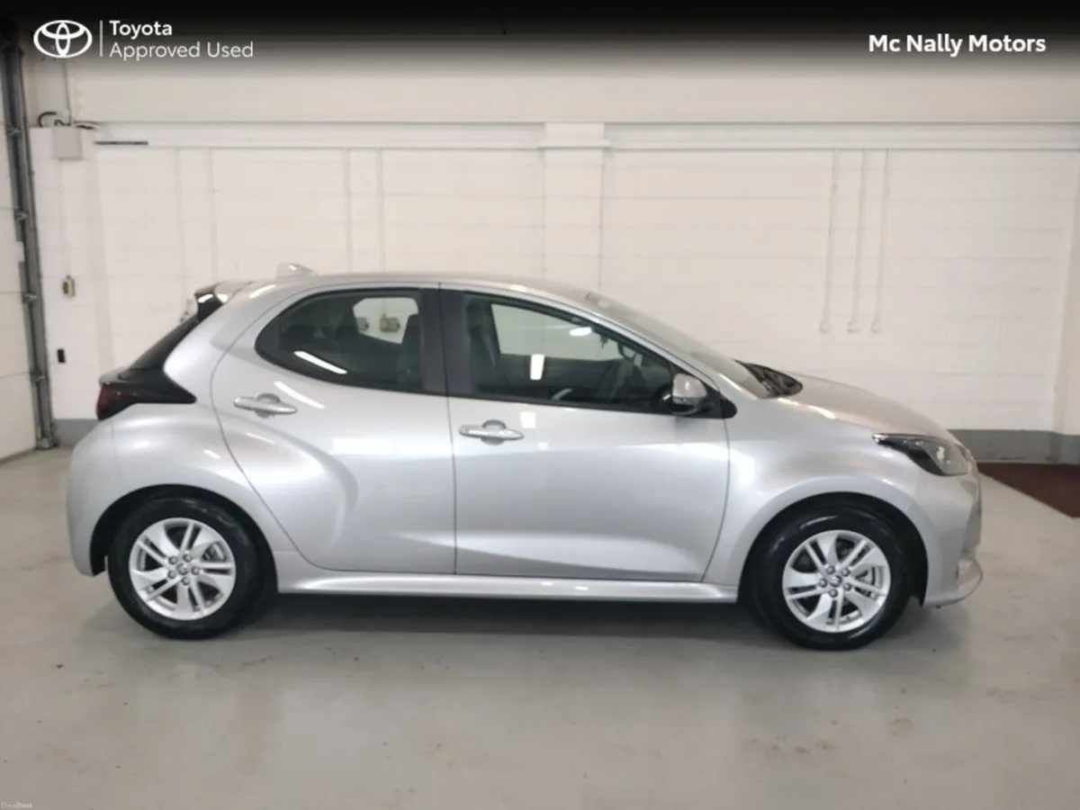 Toyota Yaris Hybrid Luna 2 FREE SERVICES INCLUDED - Image 3