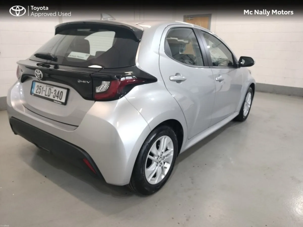 Toyota Yaris Hybrid Luna 2 FREE SERVICES INCLUDED - Image 4