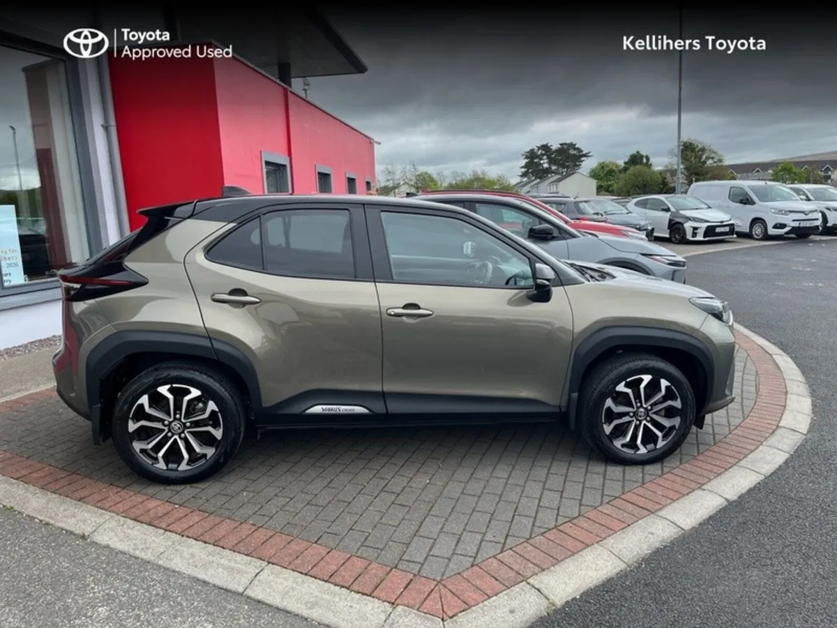 Toyota Yaris Cross HYBRID ELECTRIC LUNA SPORT - Image 3