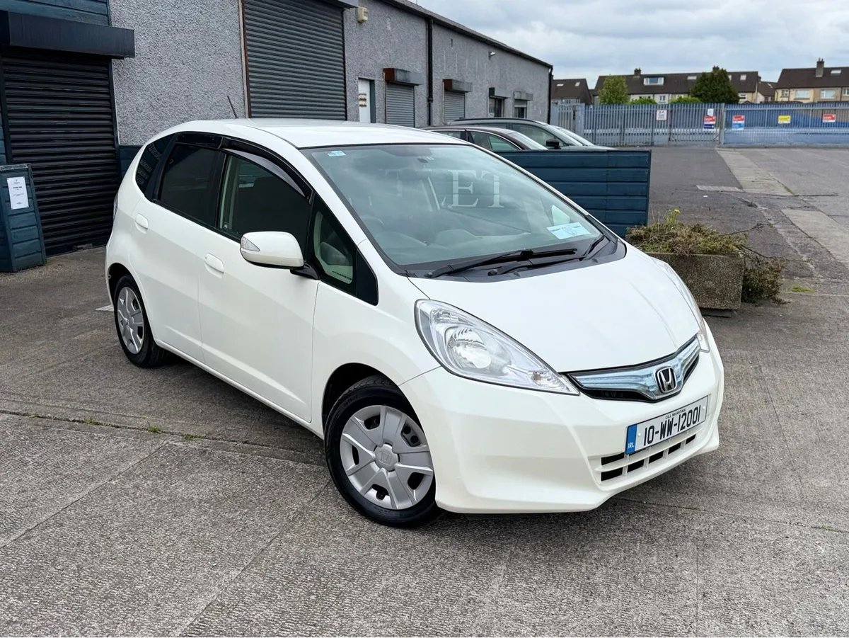 2010 Honda Fit 1.3 Petrol Hybrid 152000KM - Image 1