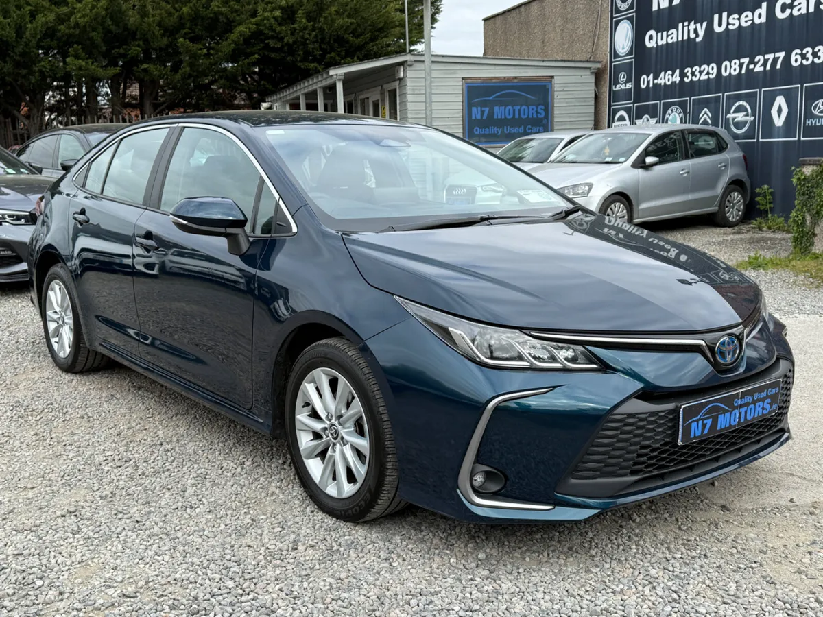 2025 Toyota Corolla 1.8 HYBRID LUNA AUTO - Image 1