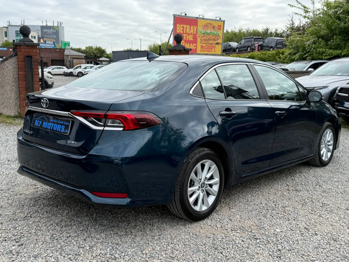 2025 Toyota Corolla 1.8 HYBRID LUNA AUTO - Image 3