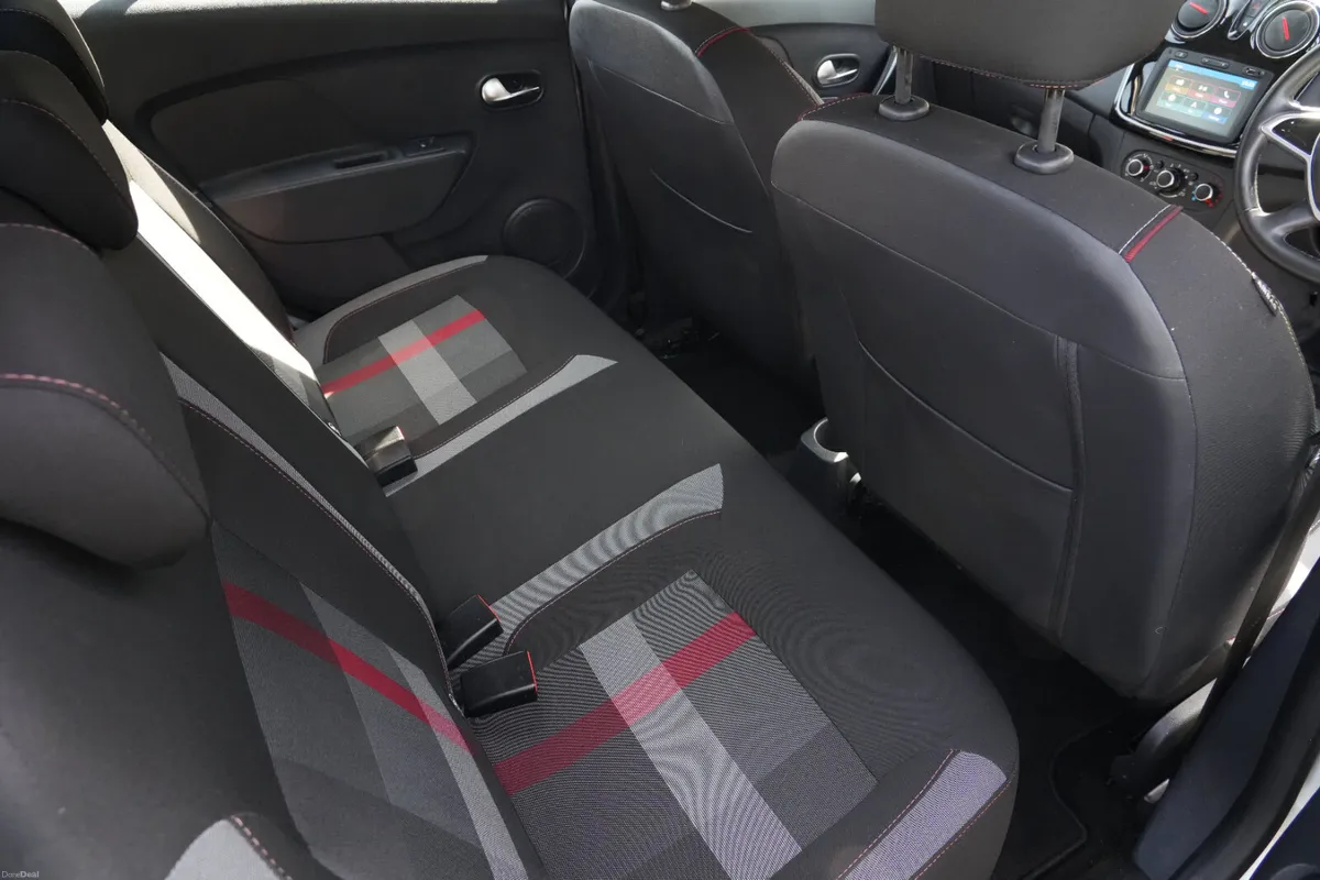 2019 Dacia Sandero TECHROAD 0.9 Petrol Manual - Image 4