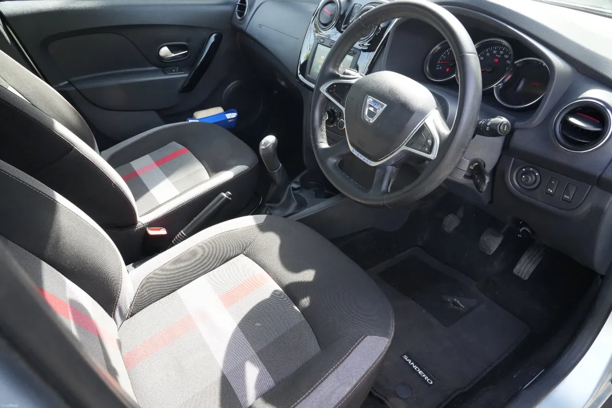 2019 Dacia Sandero TECHROAD 0.9 Petrol Manual - Image 2