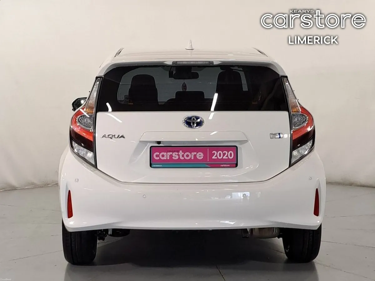 Toyota Aqua 1.5 HYBRID - Image 4