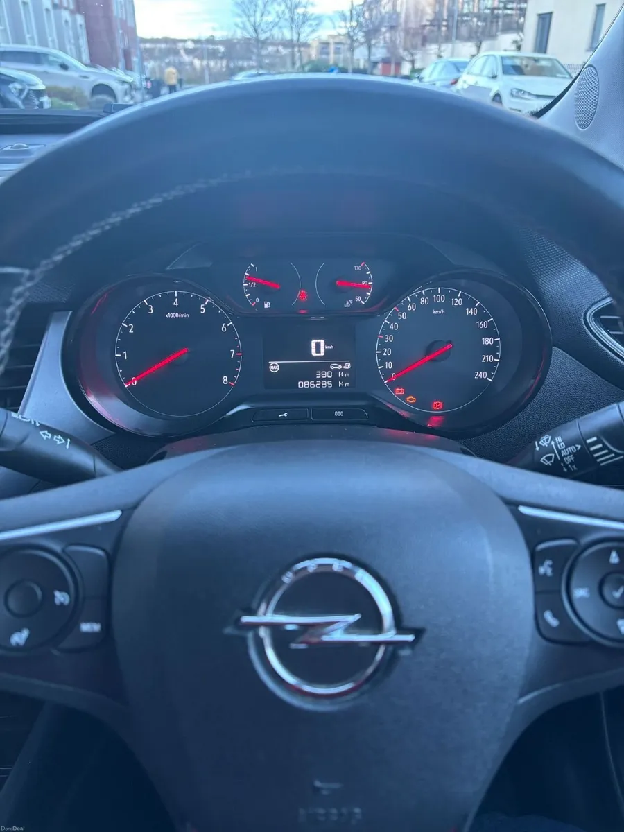 Opel Crossland X 2018 - Image 2