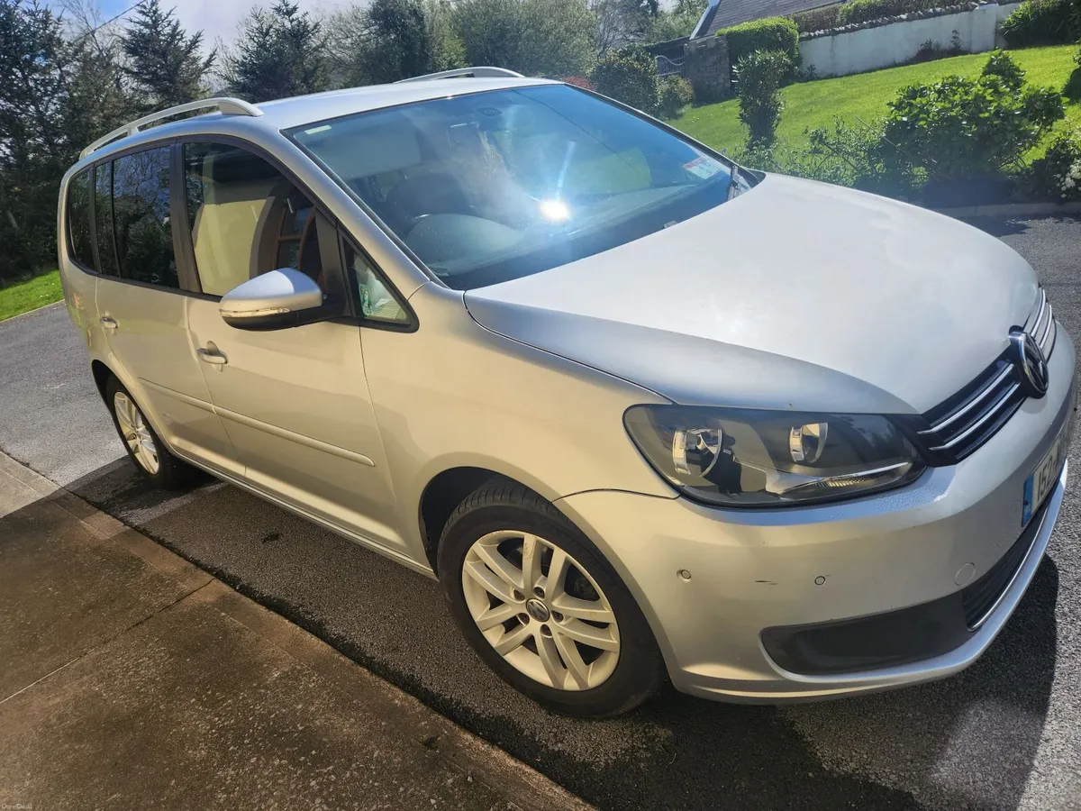 Volkswagen Touran 2015 - Image 1