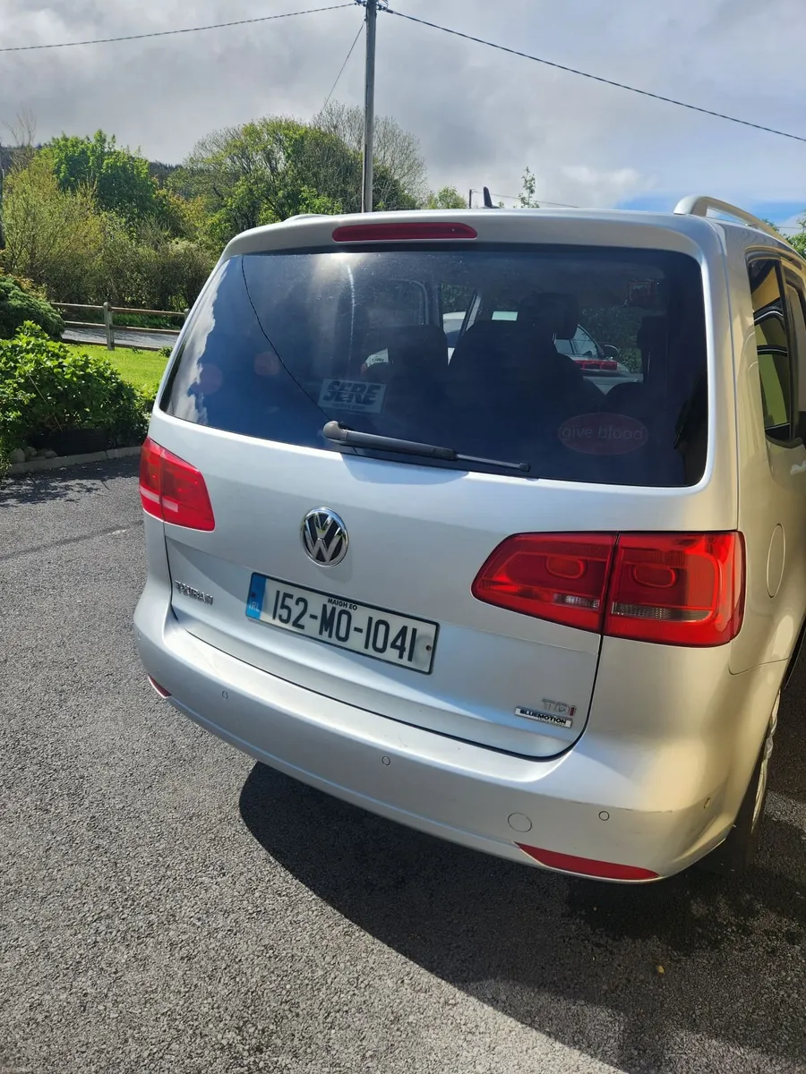 Volkswagen Touran 2015 - Image 2
