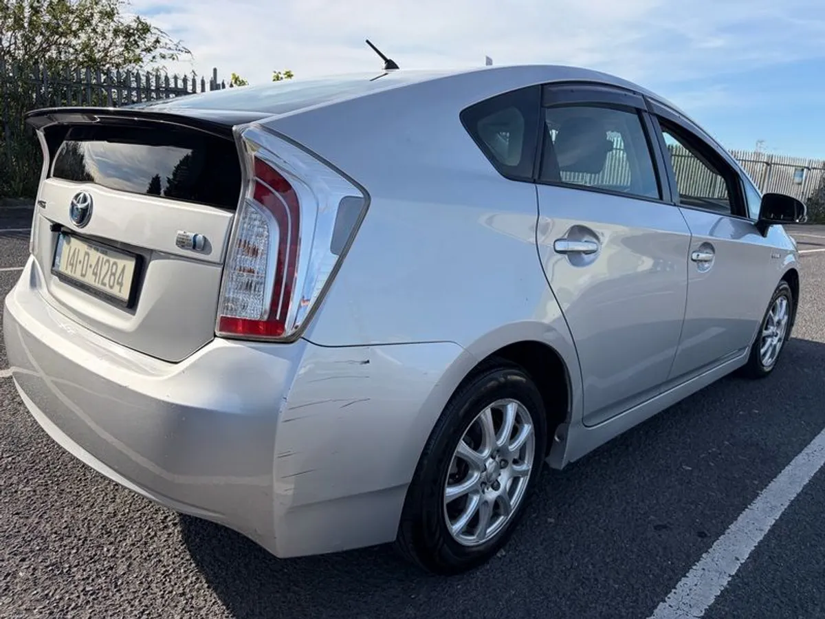 2014 Toyota Prius - Image 4