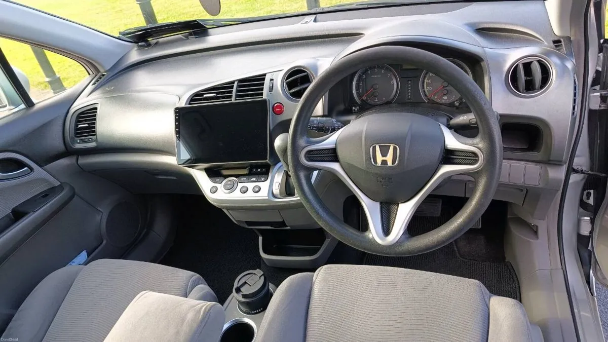 Honda stream 2009 automatic - Image 1