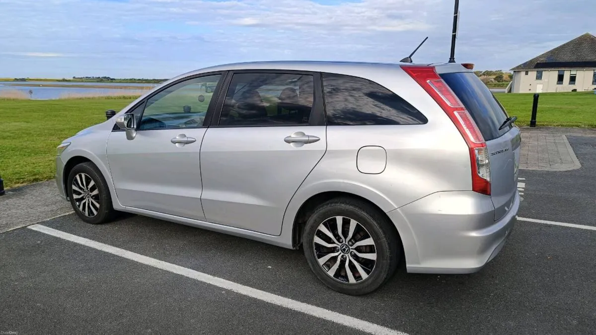 Honda stream 2009 automatic - Image 3