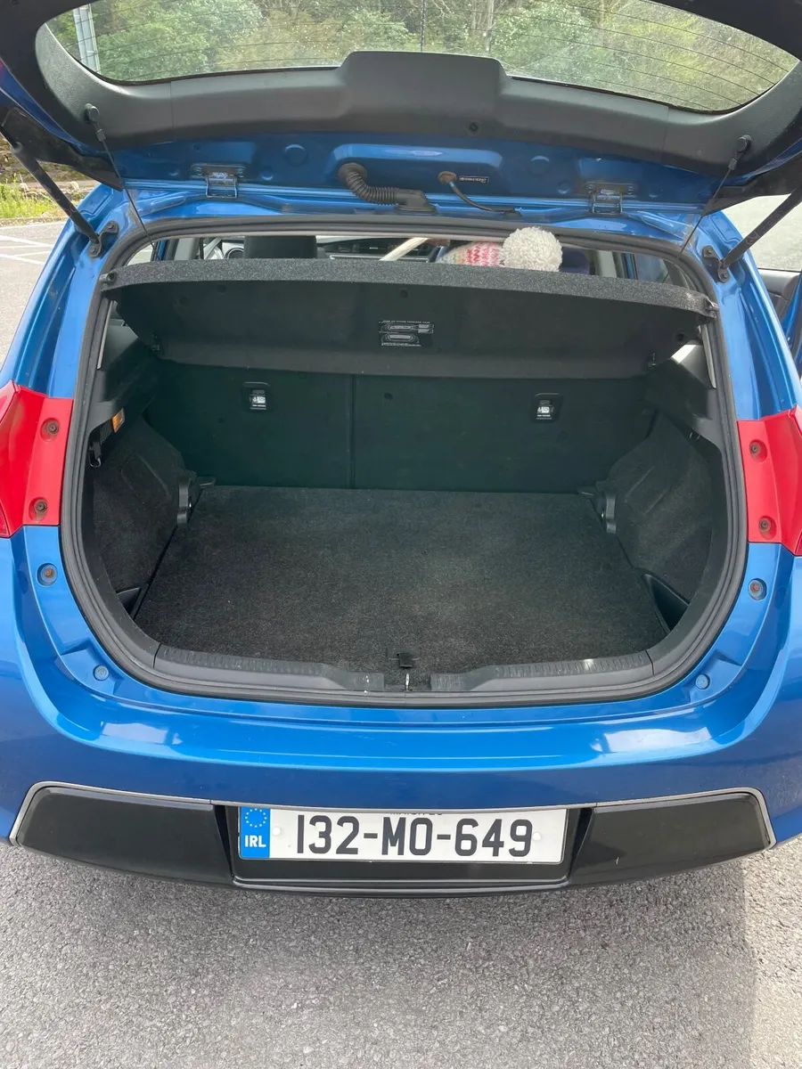 Toyota Auris 2013 - Image 3