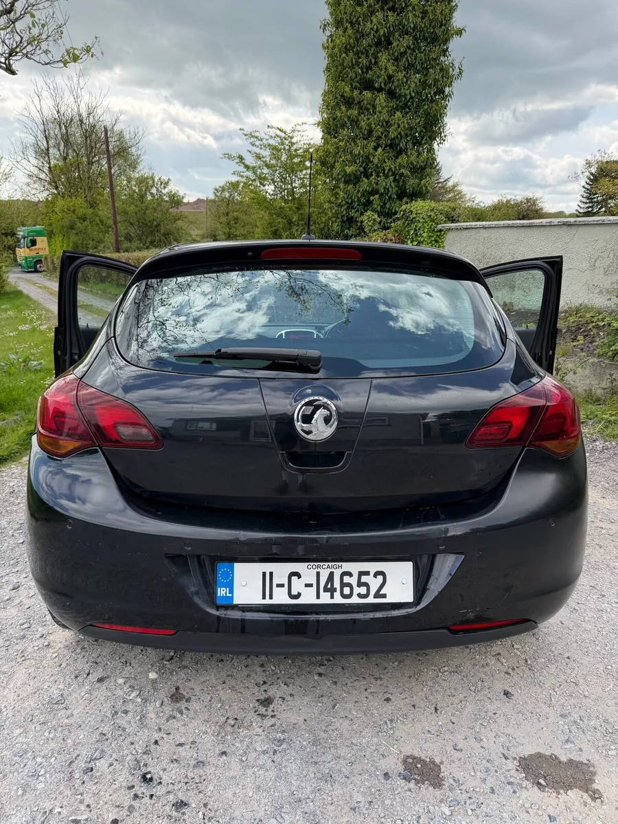Vauxhall Astra 1.7 Diesel SRi Sports Style - Image 2