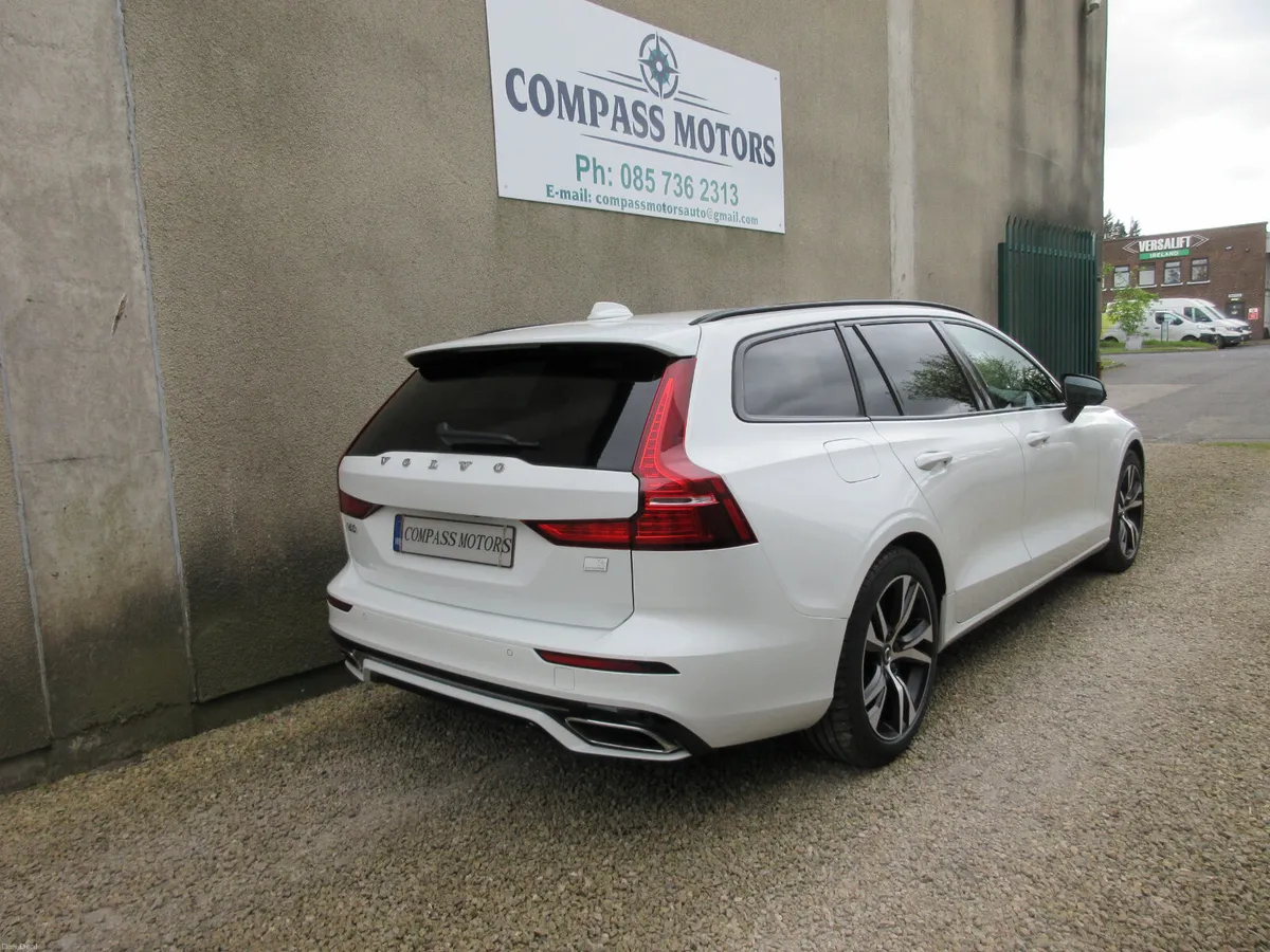 VOLVO V60 2.0 HYBRID AUTO  R DESIGN 350 HP 4X4 - Image 6