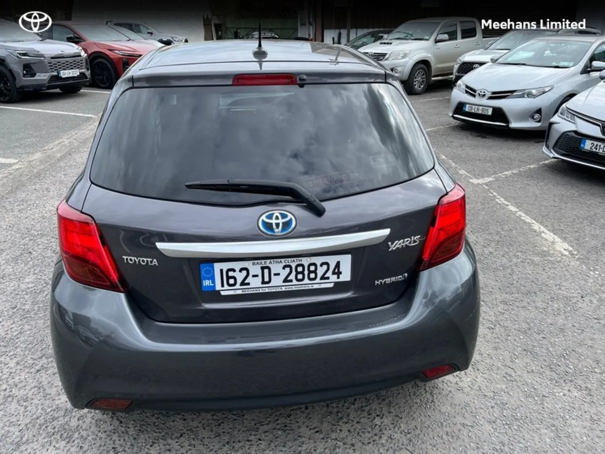 Toyota Yaris Hybrid Icon - Image 4