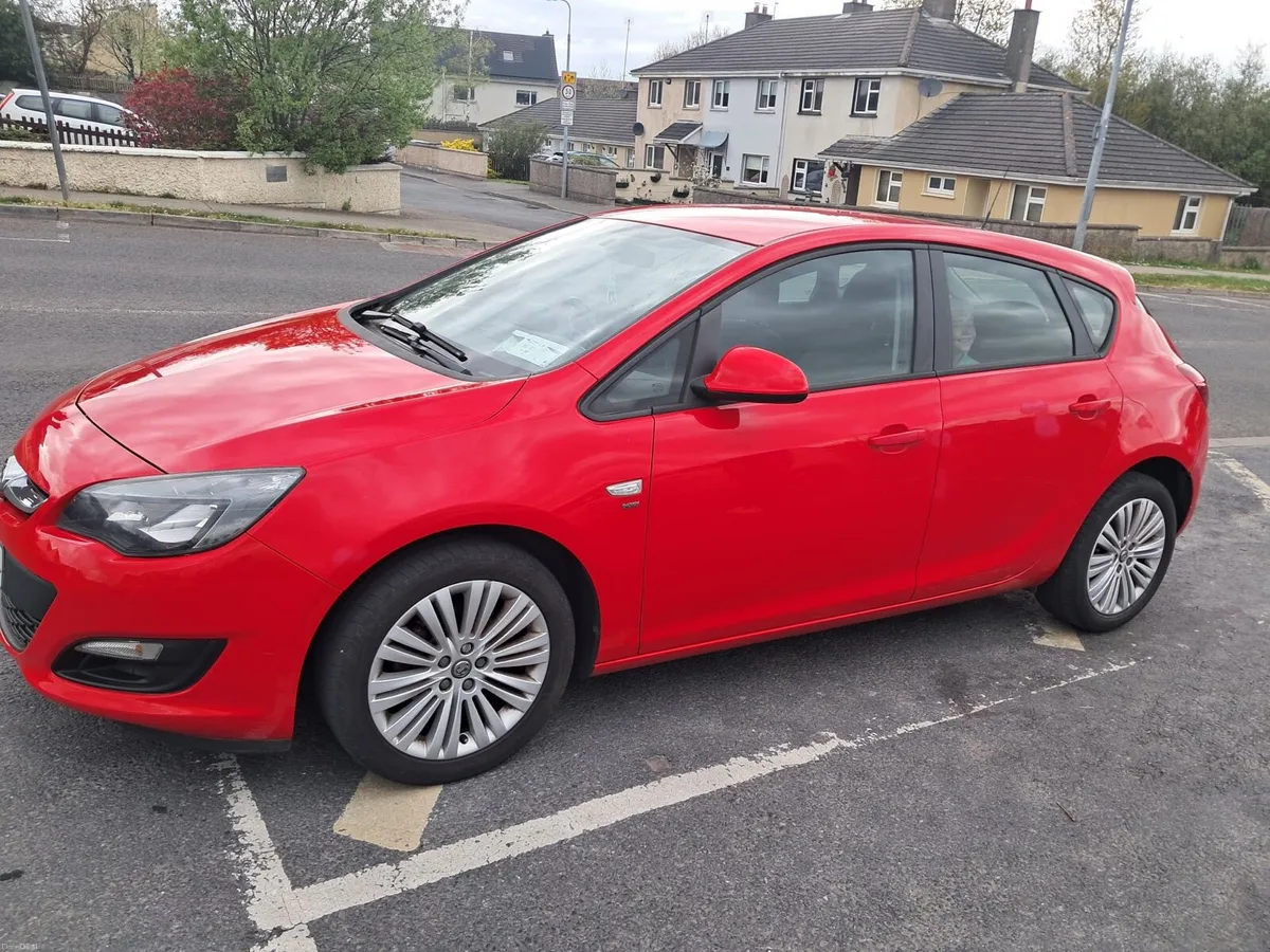 2013 Vauxhall Astra - Image 1