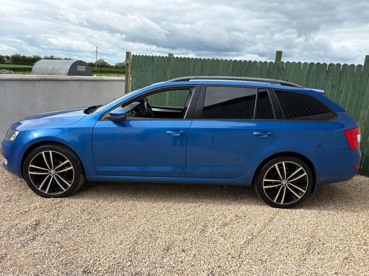 Skoda Octavia Estate 1.6tdi - Image 2