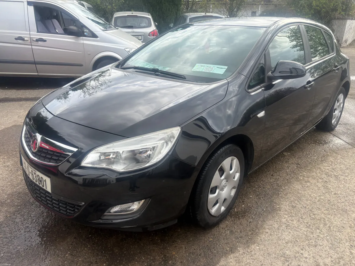 Vauxhall Astra 2012 - Image 2