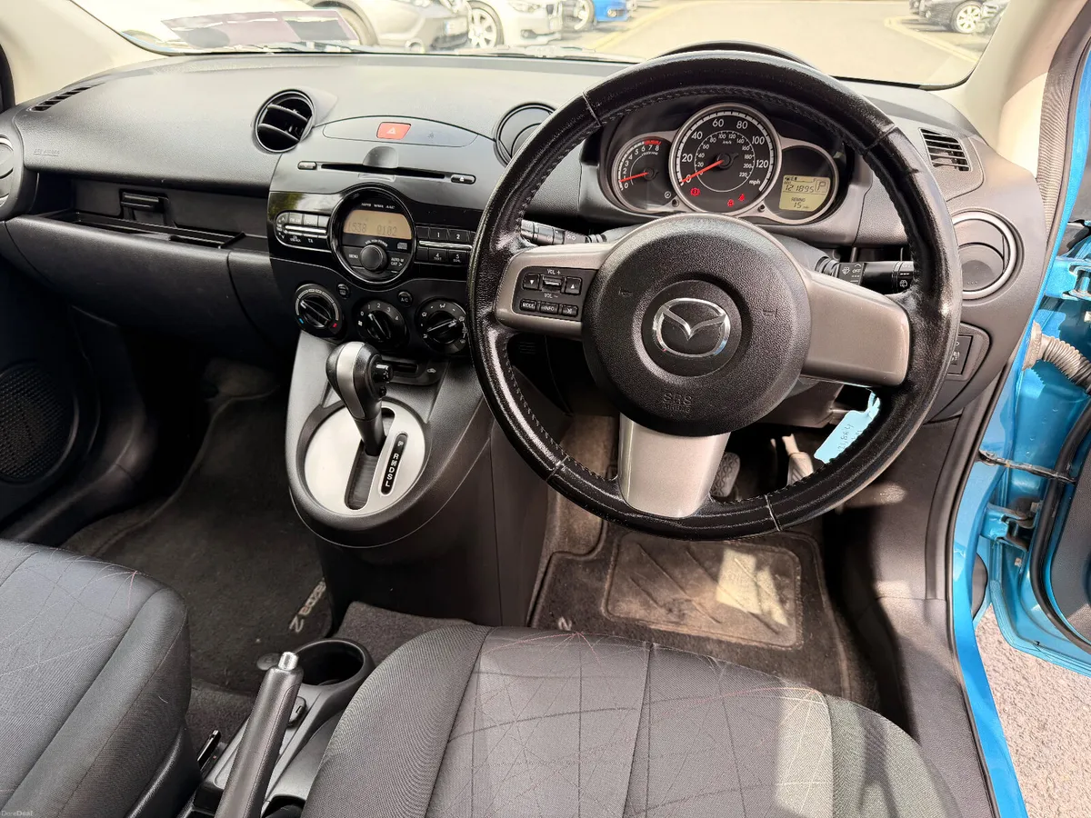 Mazda 2 2014 AUTOMATIC - Image 4