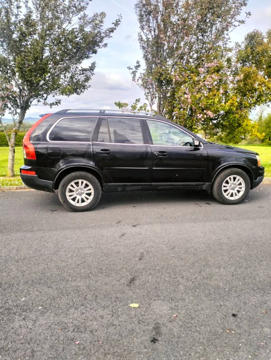 Volvo XC90 - Image 1