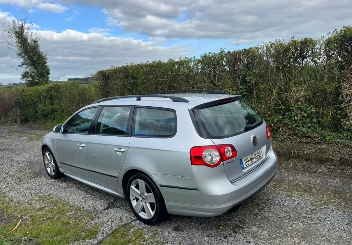 Passat Estate R-Line - Image 1