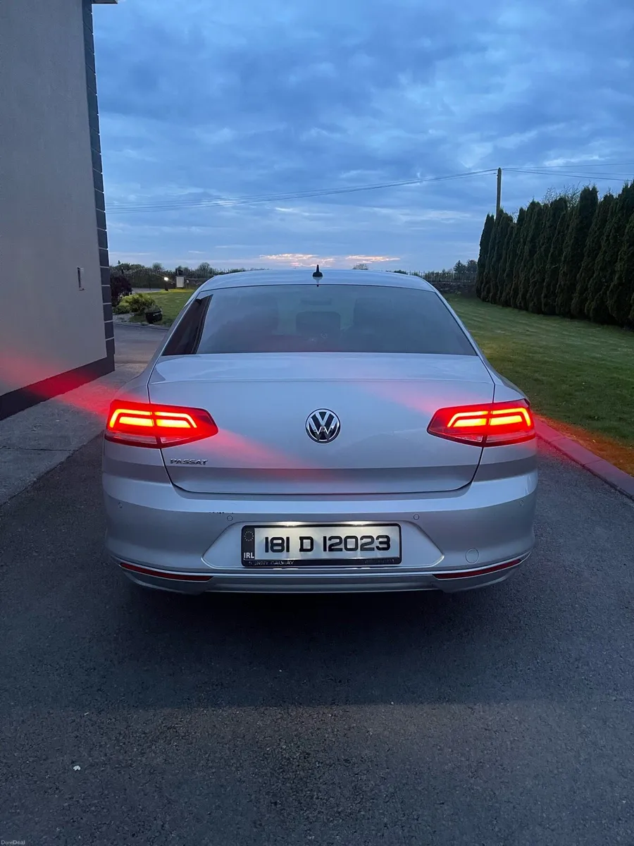 181 Volkswagen Passat 1.6 TDI 120 BHP Comfortline - Image 5