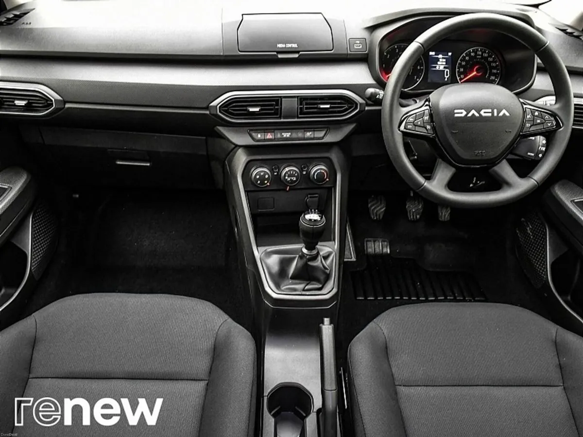 Dacia Sandero Essential TCe 90 5Sp NBI - Image 2