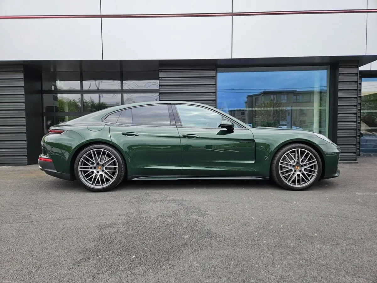 Porsche Panamera 4 E-Hybrid - Image 4