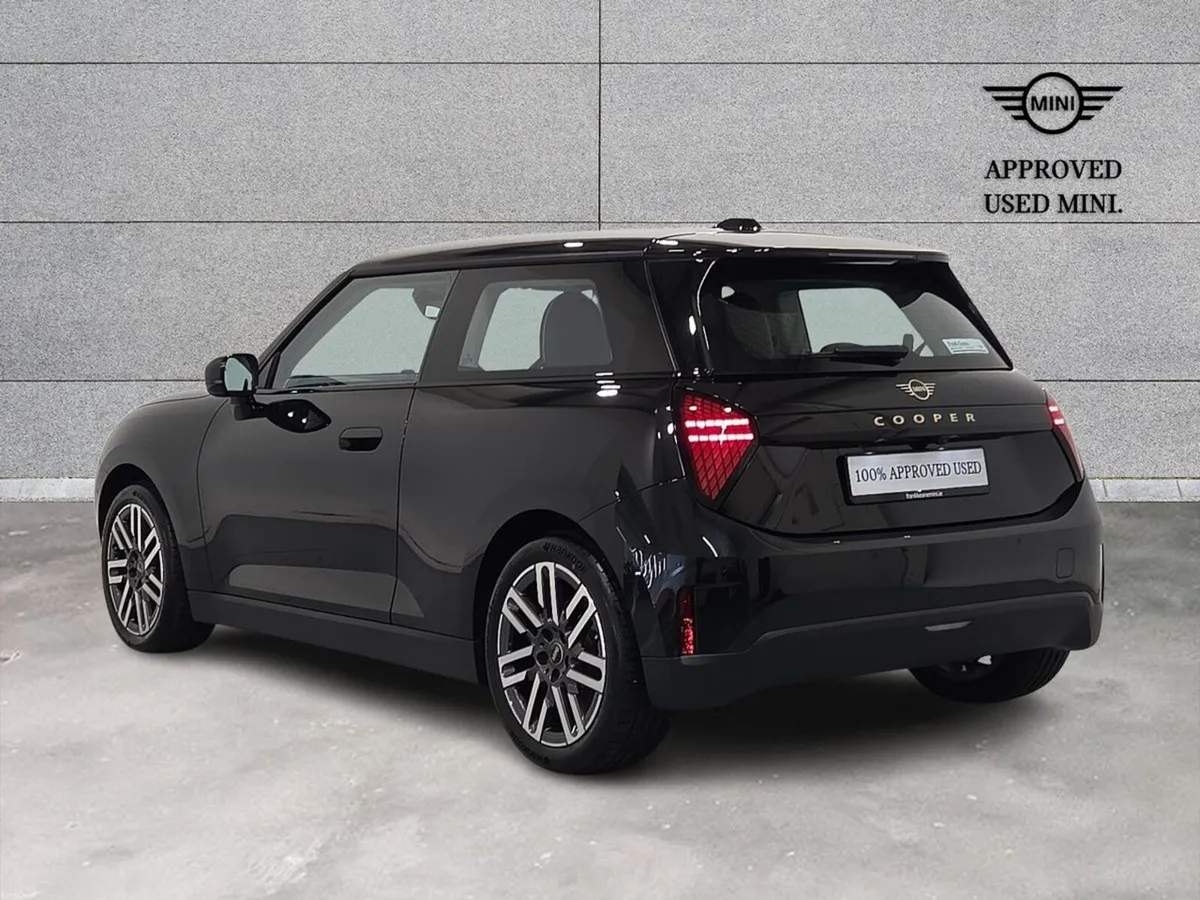 Mini Cooper Cooper E - Image 3