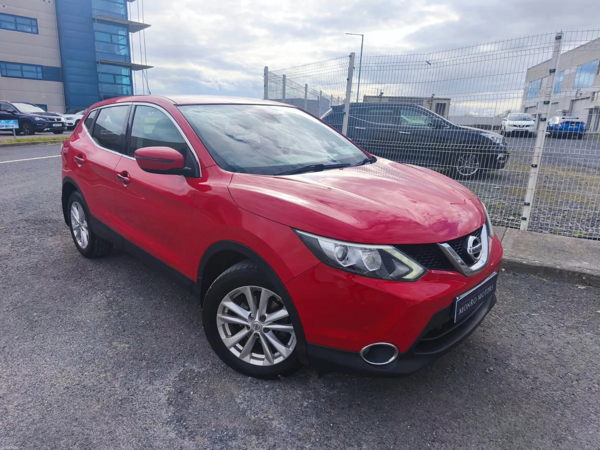 Nissan Qashqai 2015 1.2 PET SV, low Km only 141k - Image 3