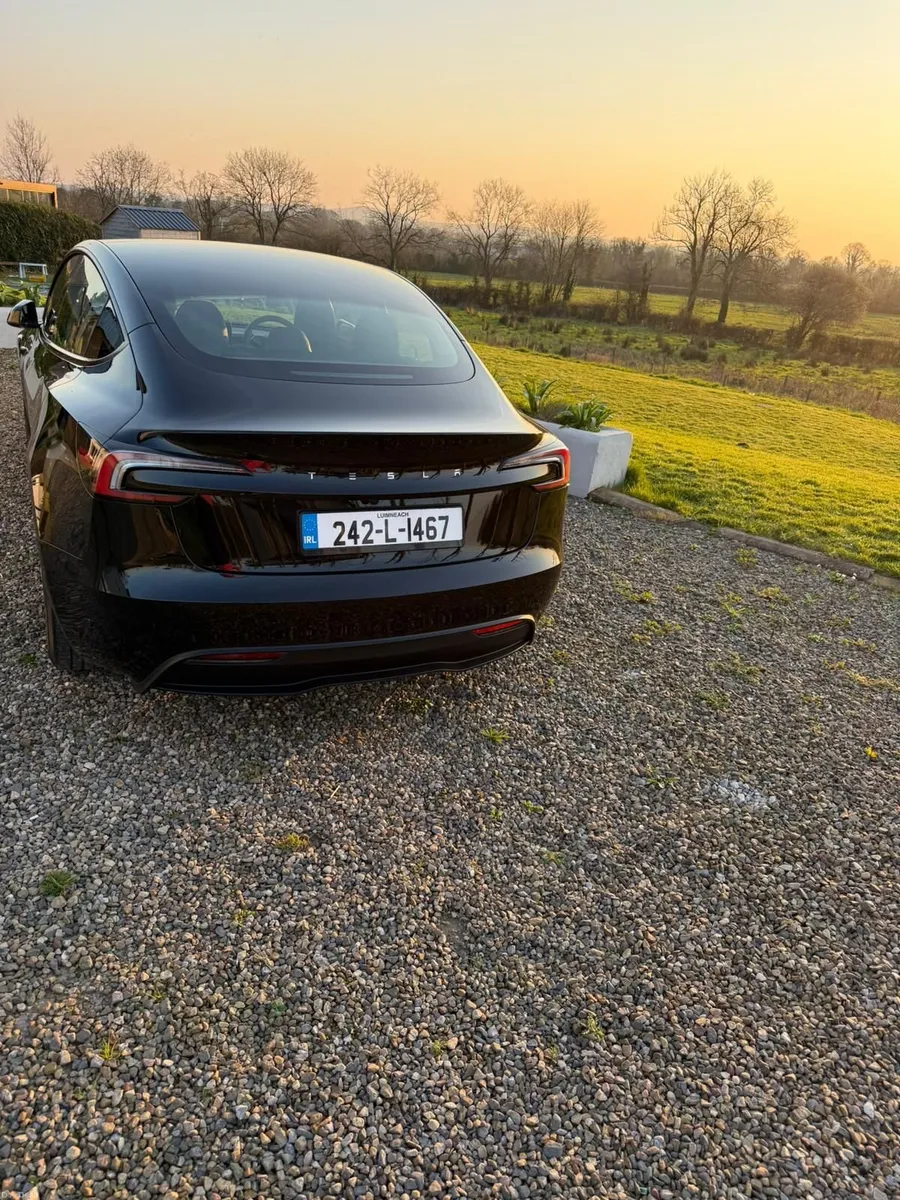 Tesla Model 3 2024 242 Highland RWD Premium - Image 4