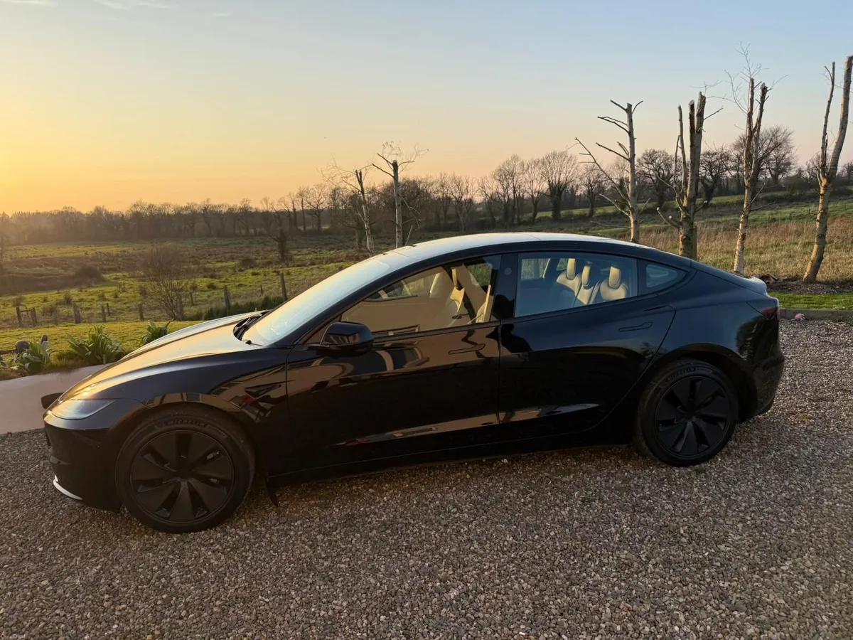 Tesla Model 3 2024 242 Highland RWD Premium - Image 1