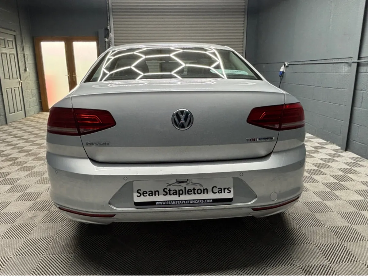 Volkswagen Passat COMFORTLINE 1.6 TDI MANUAL 6SPEE - Image 2