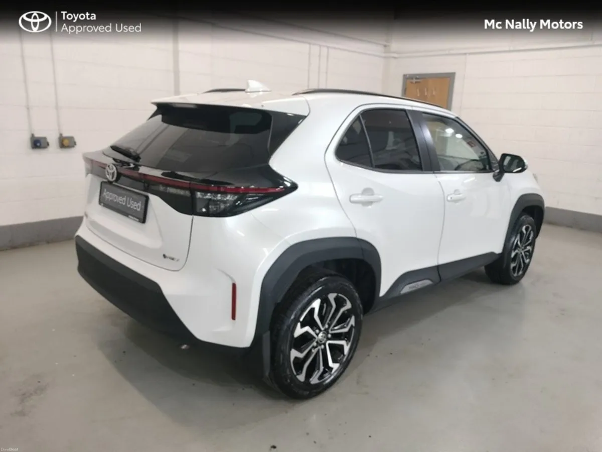 Toyota Yaris Cross LUNA SPORT PEARLESCENT FREE SER - Image 1