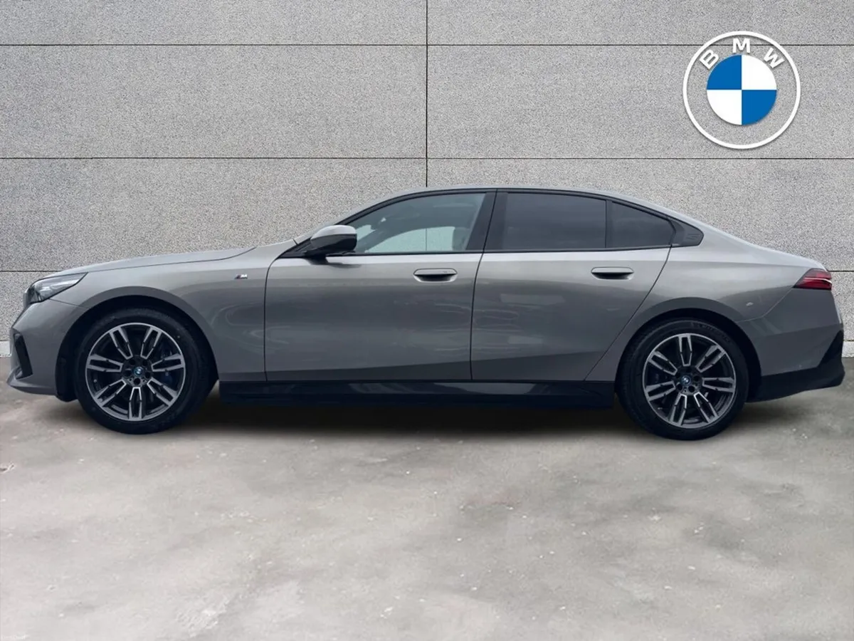 BMW i5 eDrive40 M Sport Saloon - Image 4