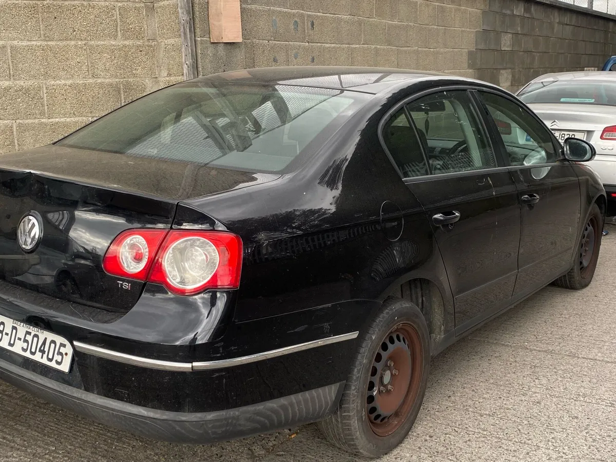 Volkswagen Passat - Image 2