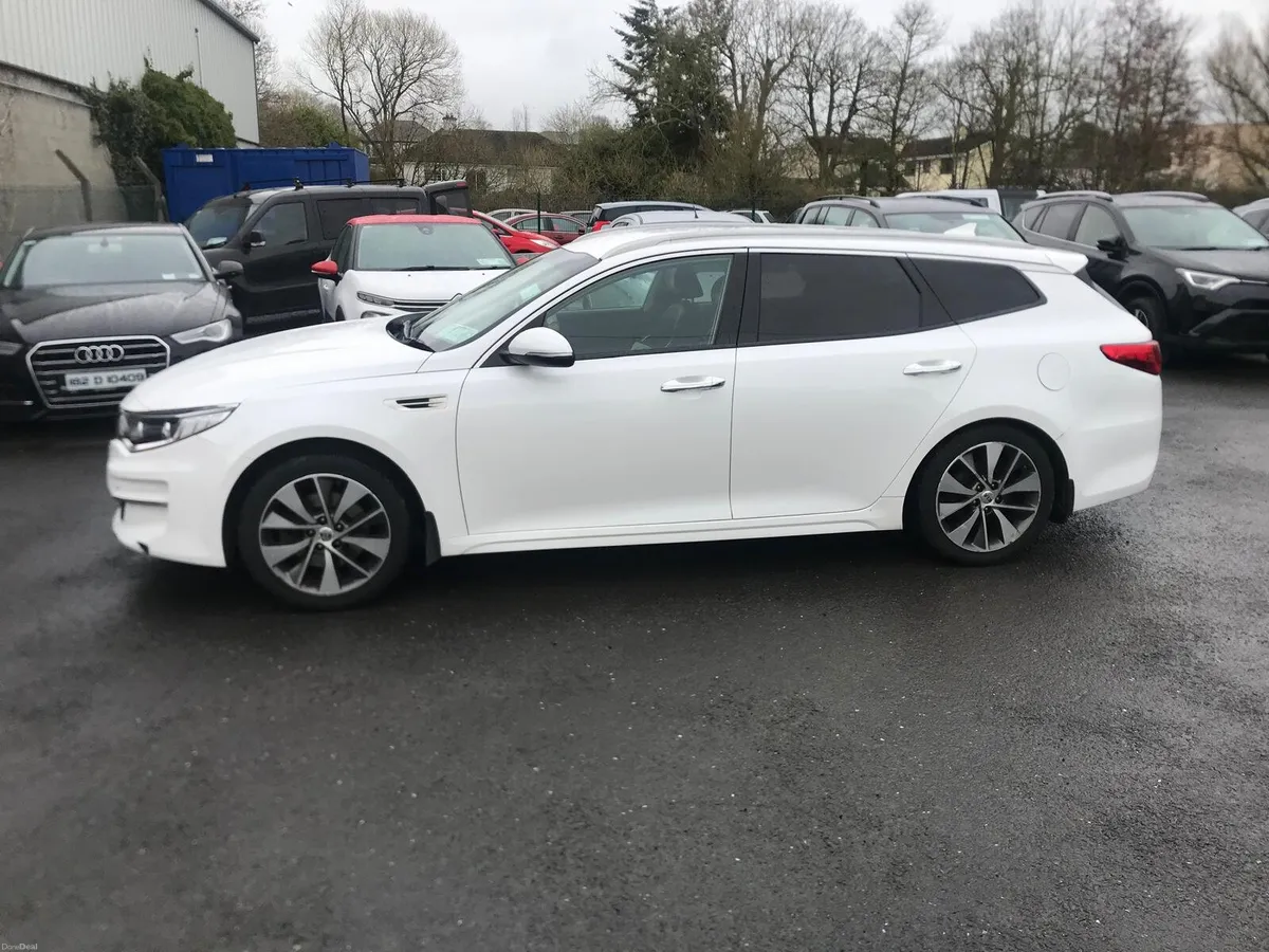 2017 Kia Optima Sportwagon - Image 3